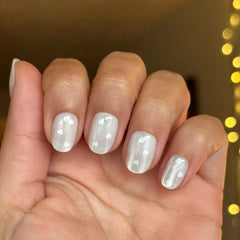 Velvet Pearly Hearts - Tab Press On | Extra Short | Round