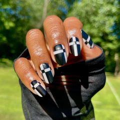 Geometric Plaid | Medium | Oval - Tab Press-On